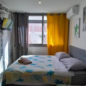 Little Ferry - 3rd Floor No Elevator Apartment Papeete (Tahiti)